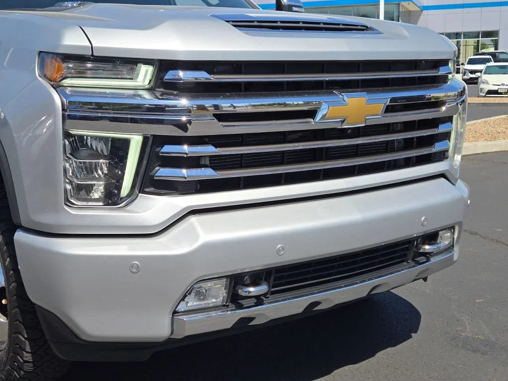 Used 2022 Silver Ice Metallic Chevrolet High Country DRW image 8