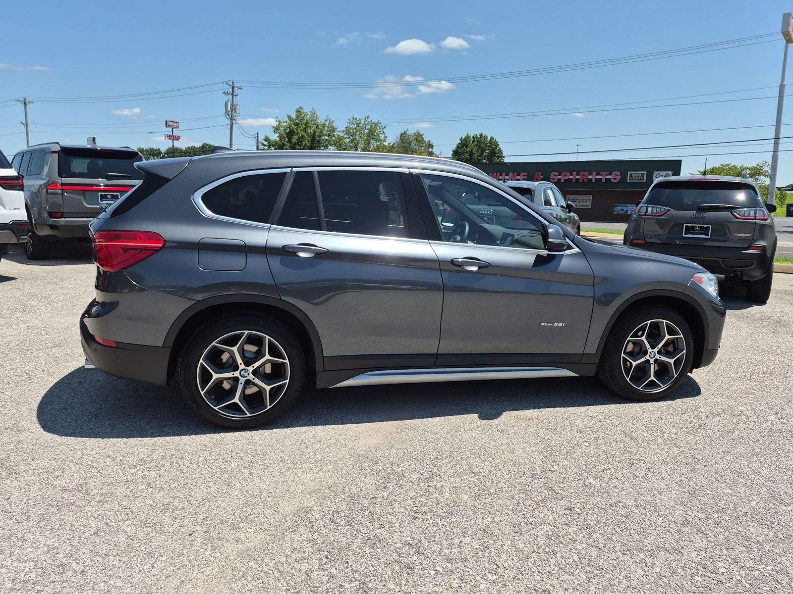 Used 2018 Mineral Gray Metallic BMW xDrive28i image 6