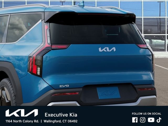 New 2026 Ocean Blue Kia Wind AWD image 13
