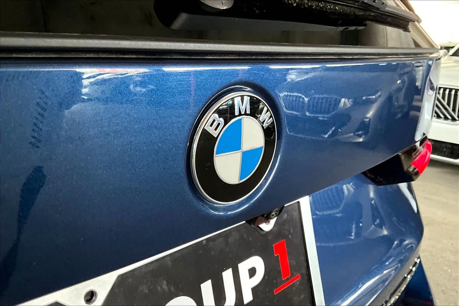 Certified Used 2025 Phytonic Blue Metallic BMW xDrive28i image 30
