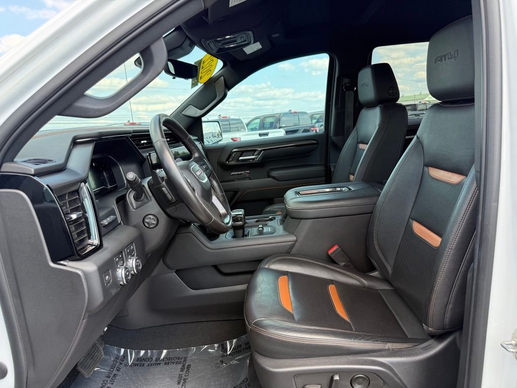 Used 2022 White GMC AT4 image 5
