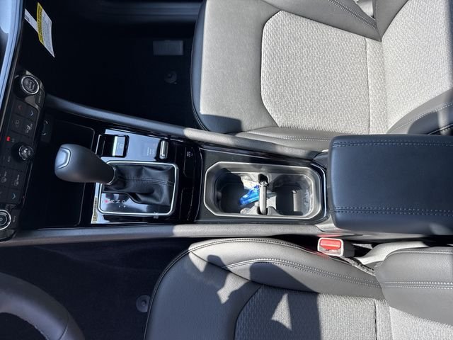 New 2026 White Jeep Latitude image 29