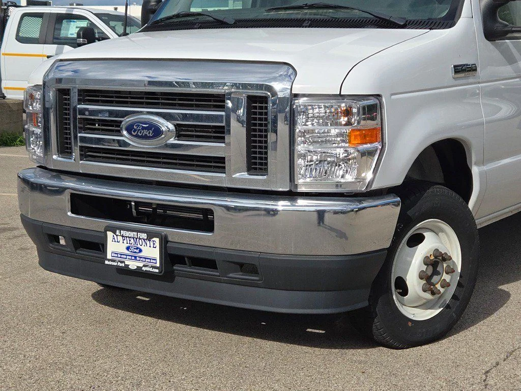 New 2024 White Ford Base image 2