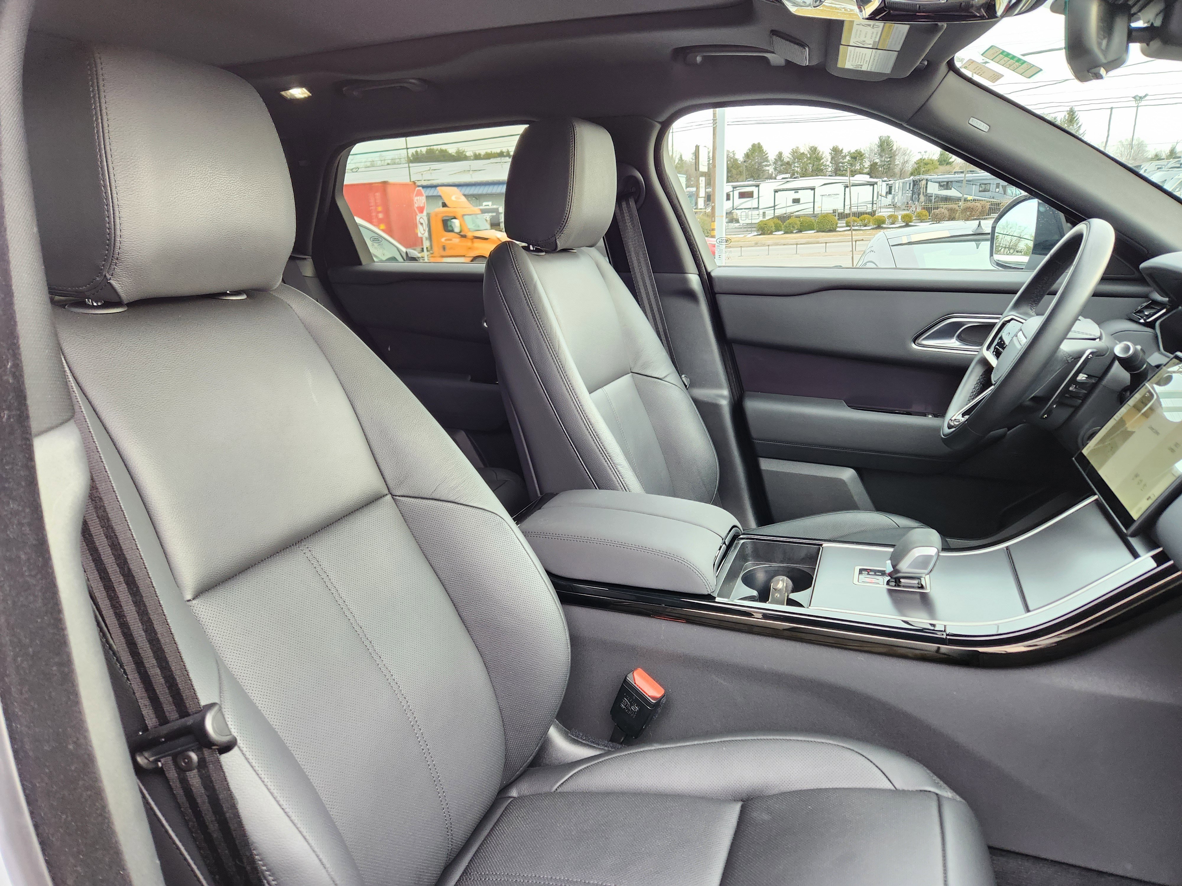 Certified Used 2026 Fuji White Land Rover Dynamic SE image 16