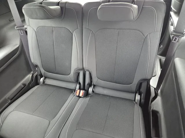 New 2026 Bright White Clear-Coat Exterior Paint Jeep Laredo X image 7