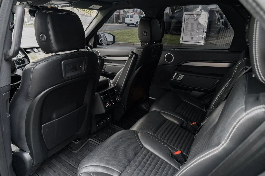 Used 2021 Black Land Rover S R-Dynamic image 26