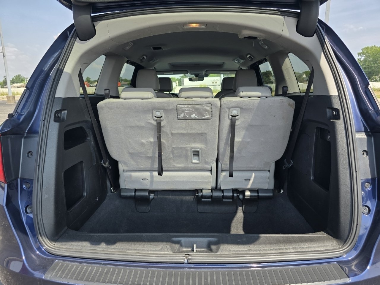 Used 2020 Blue Honda EX-L image 17
