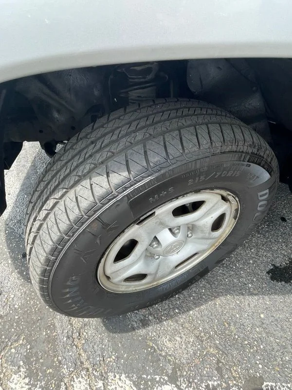 Used 2005 Silver Toyota Base image 7