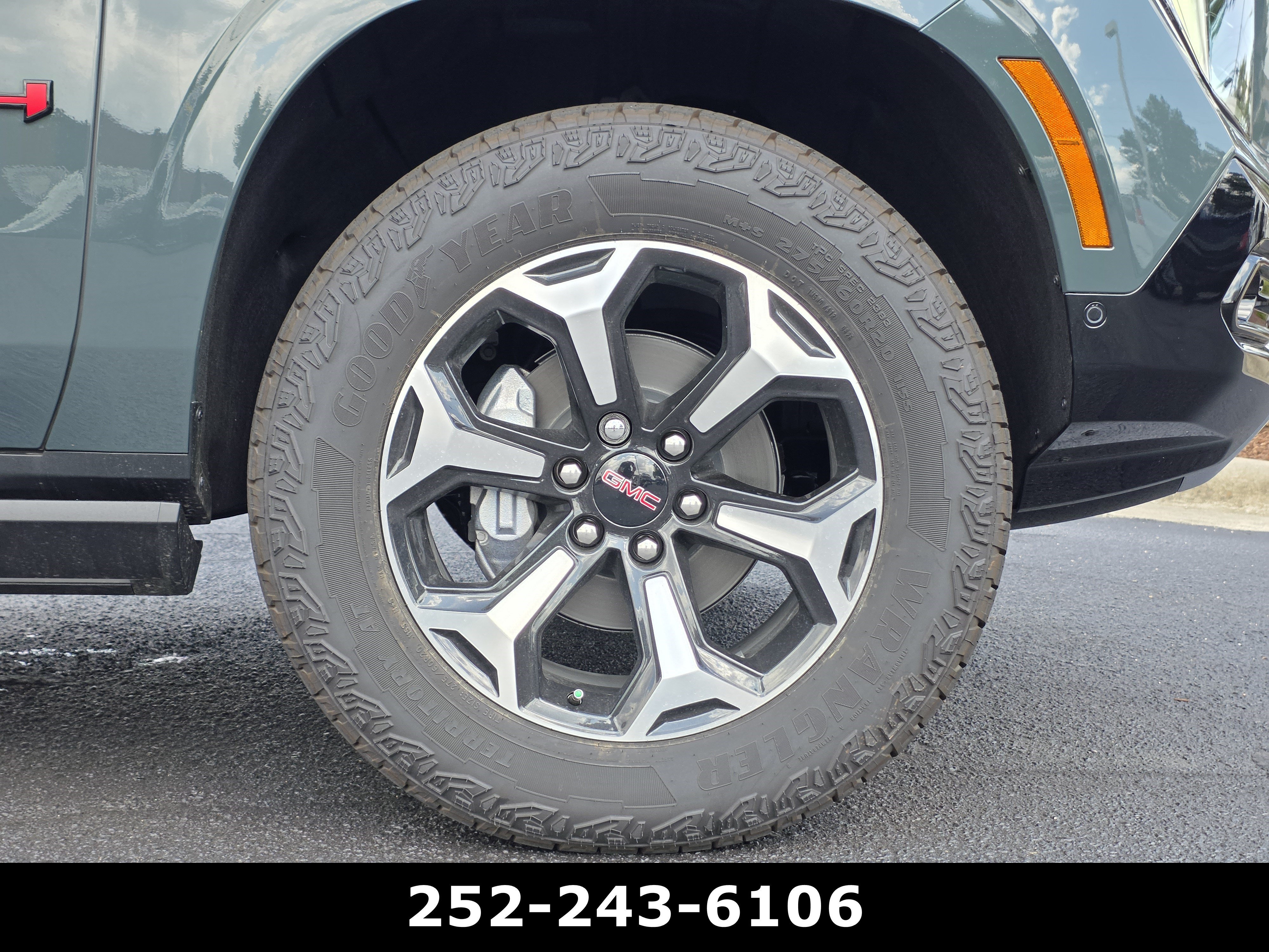 Used 2026 Midnight Pine GMC AT4 image 52