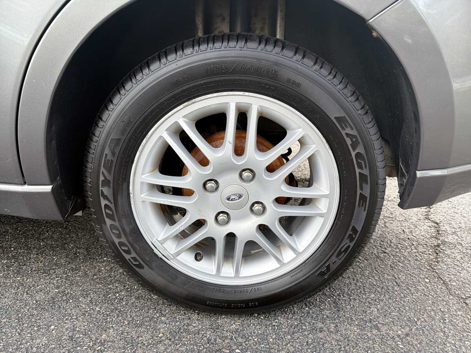 Used 2010 Sterling Grey Metallic Ford SE image 19