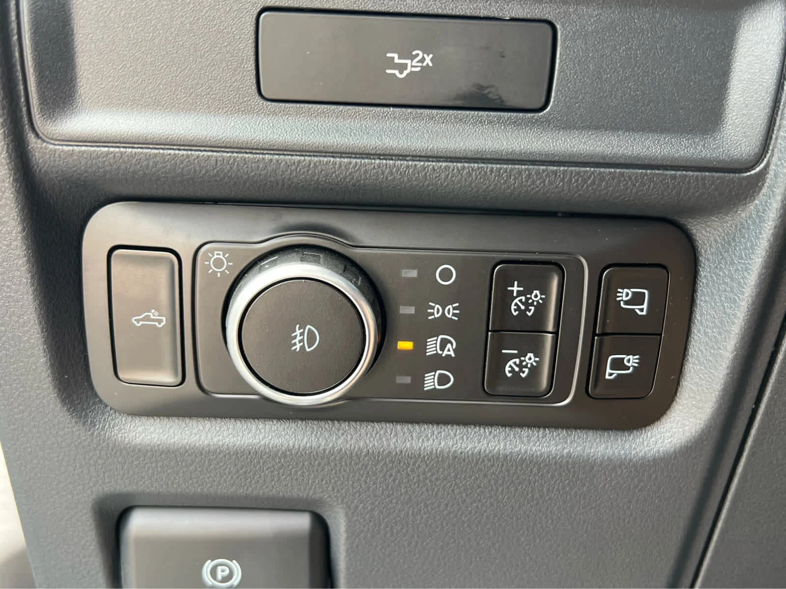 New 2026 Oxford White Ford XLT image 31