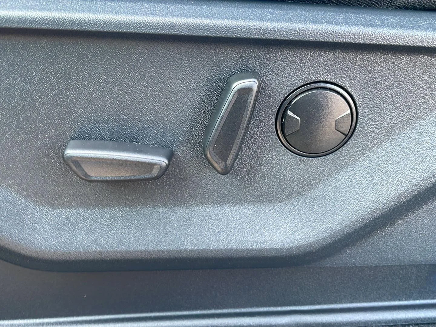 New 2026 Avalanche Ford XLT image 10
