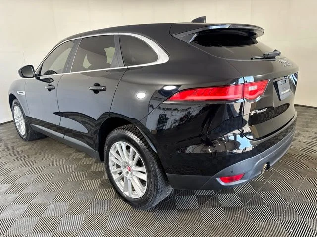 Used 2020 Black Jaguar 30t Prestige image 6