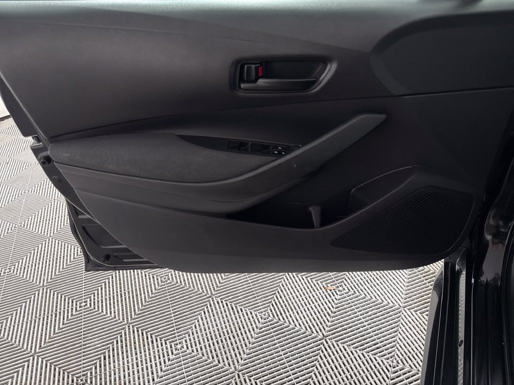 2022 Toyota Corolla LE - Photo 9