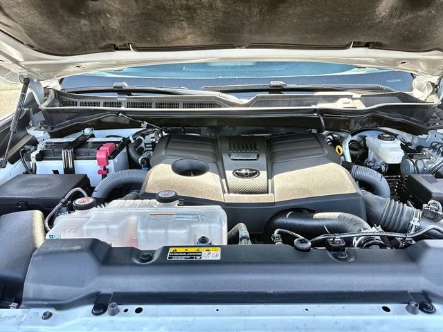 Used 2025 White Toyota SR5 image 24