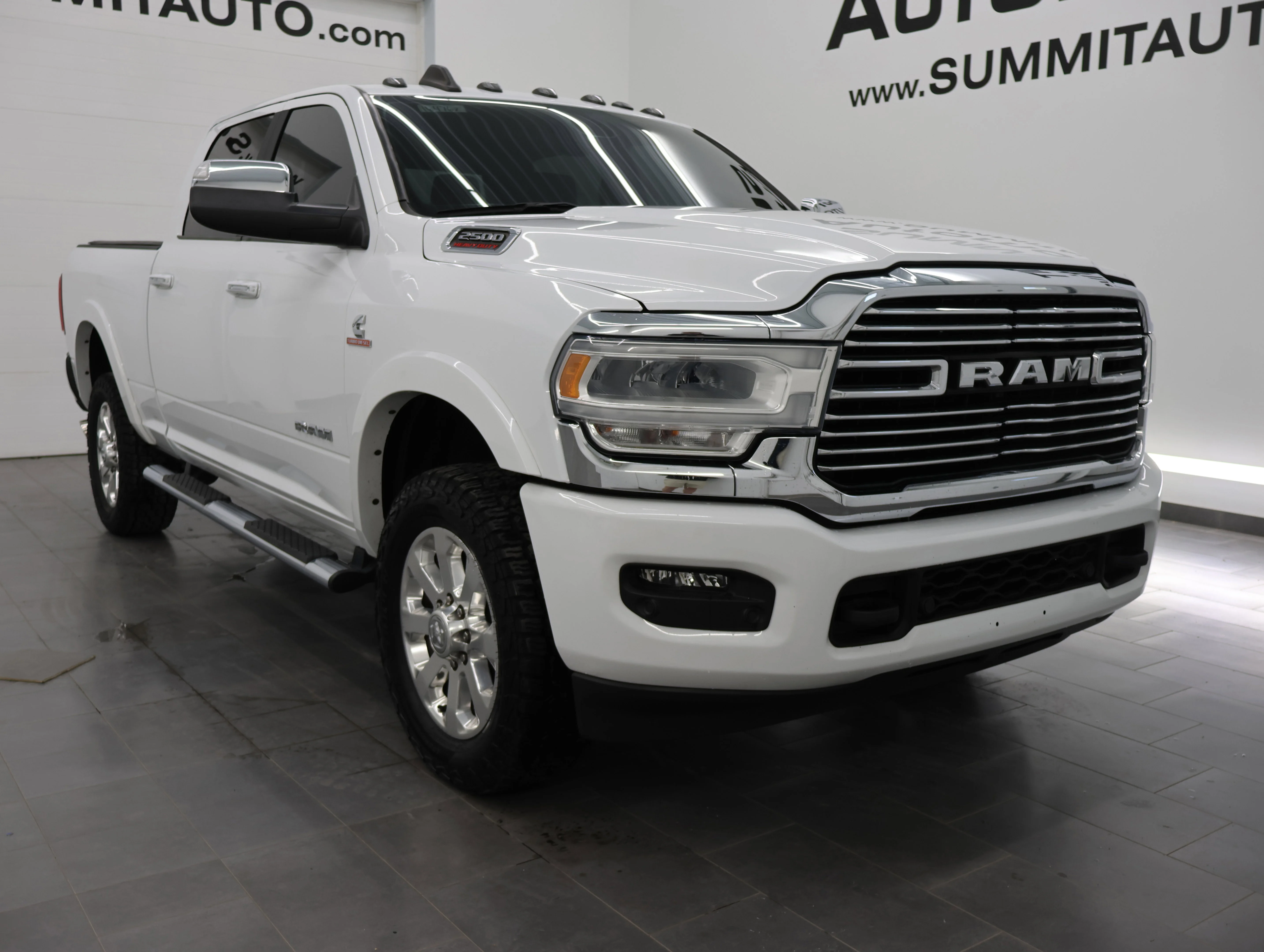 Used 2020 Bright White Clearcoat Ram Laramie image 2