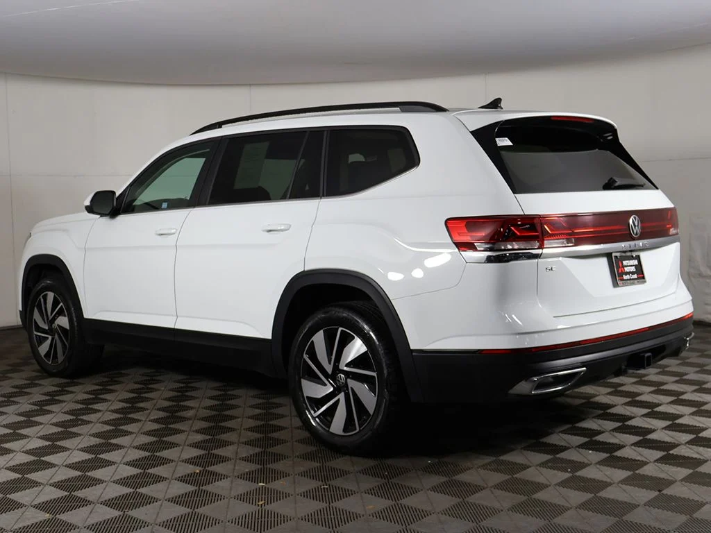 Used 2025 White Volkswagen 2.0T SE w/Technology image 10