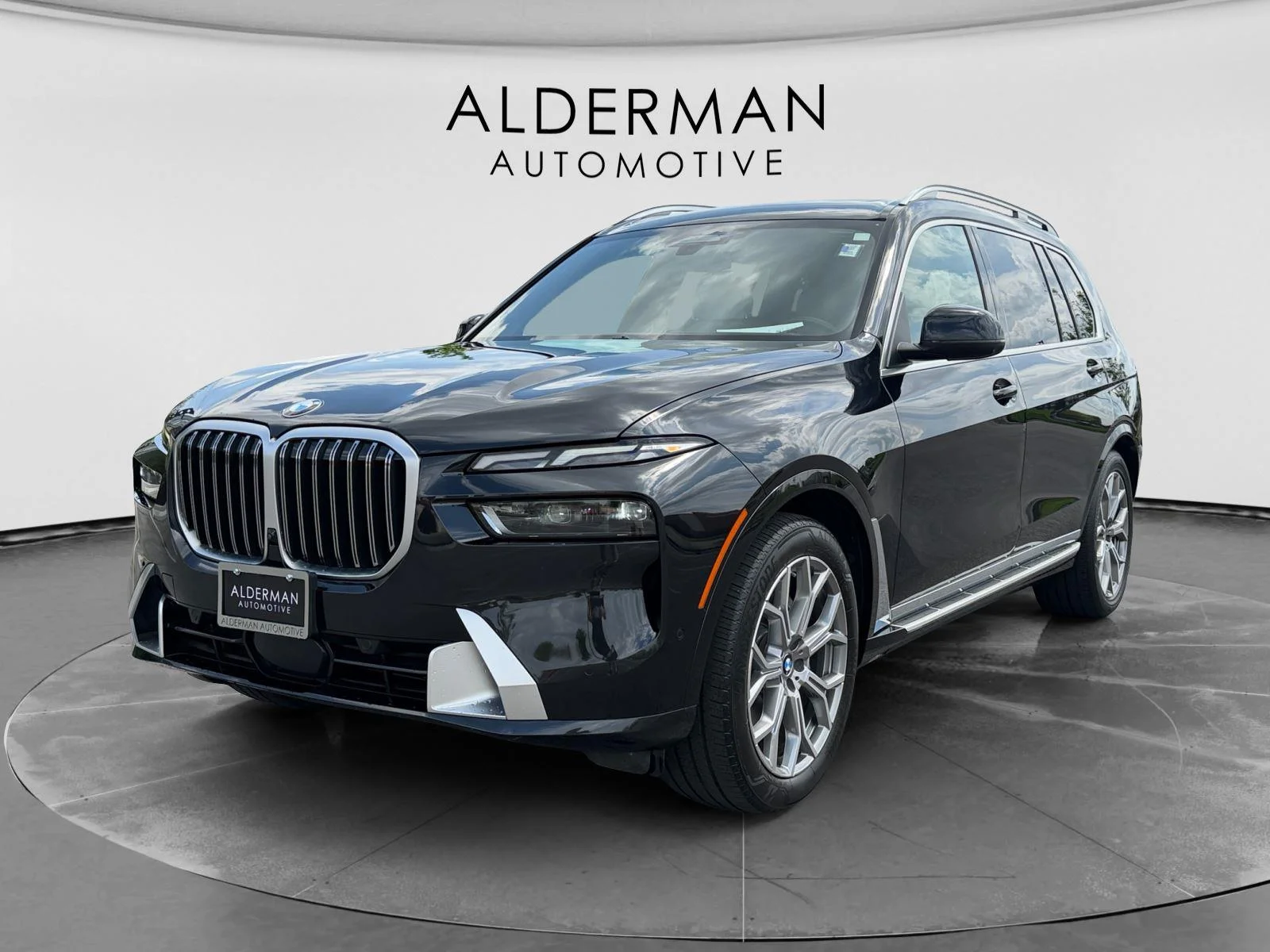 2023 BMW X7 xDrive40i's photo