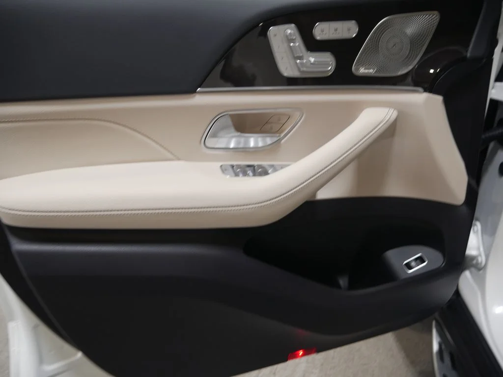 New 2026 Polar White Mercedes-Benz GLS 450 image 16