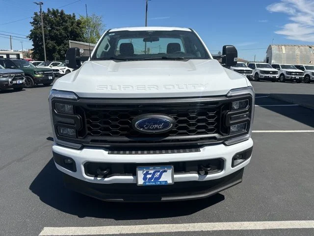 2025 Ford F-350 Super Duty XL - Photo 16