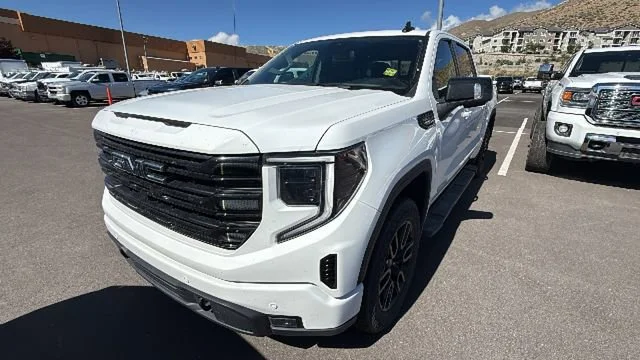 2025 GMC Sierra 4WD Crew Cab Short Box Elevation's photo