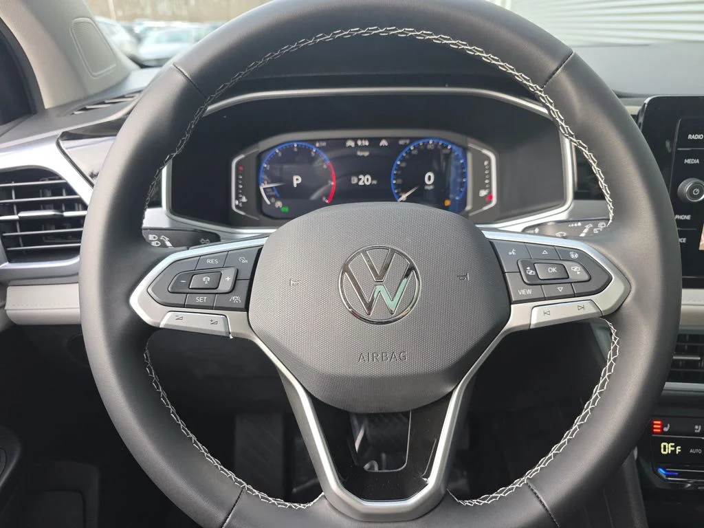New 2026 Bright Moss Green Metallic Volkswagen 1.5T SEL image 18
