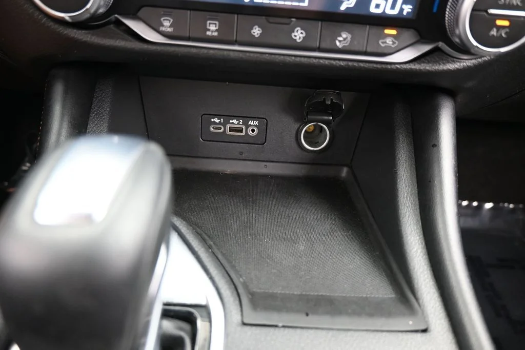 Used 2020 Aspen White Tricoat Nissan SR image 25