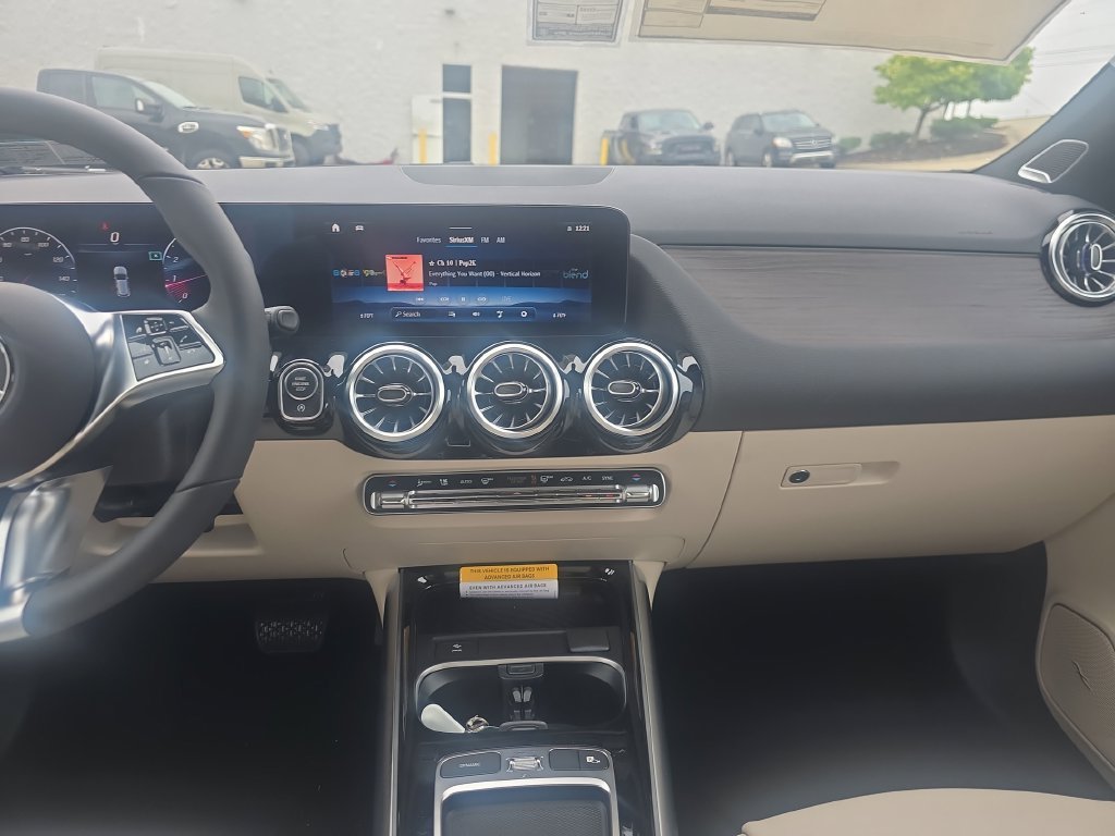 New 2026 Mountain Grey Metallic Mercedes-Benz GLA 250 image 17