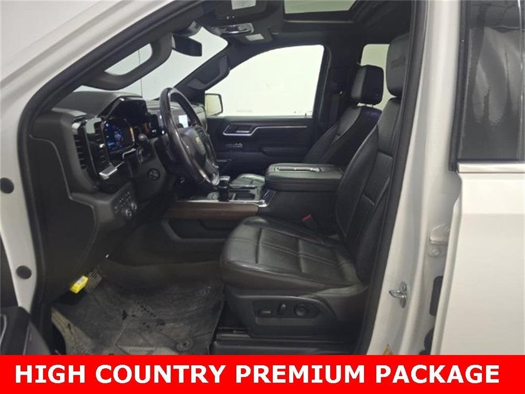 2022 Chevrolet Silverado 1500 High Country photo 3