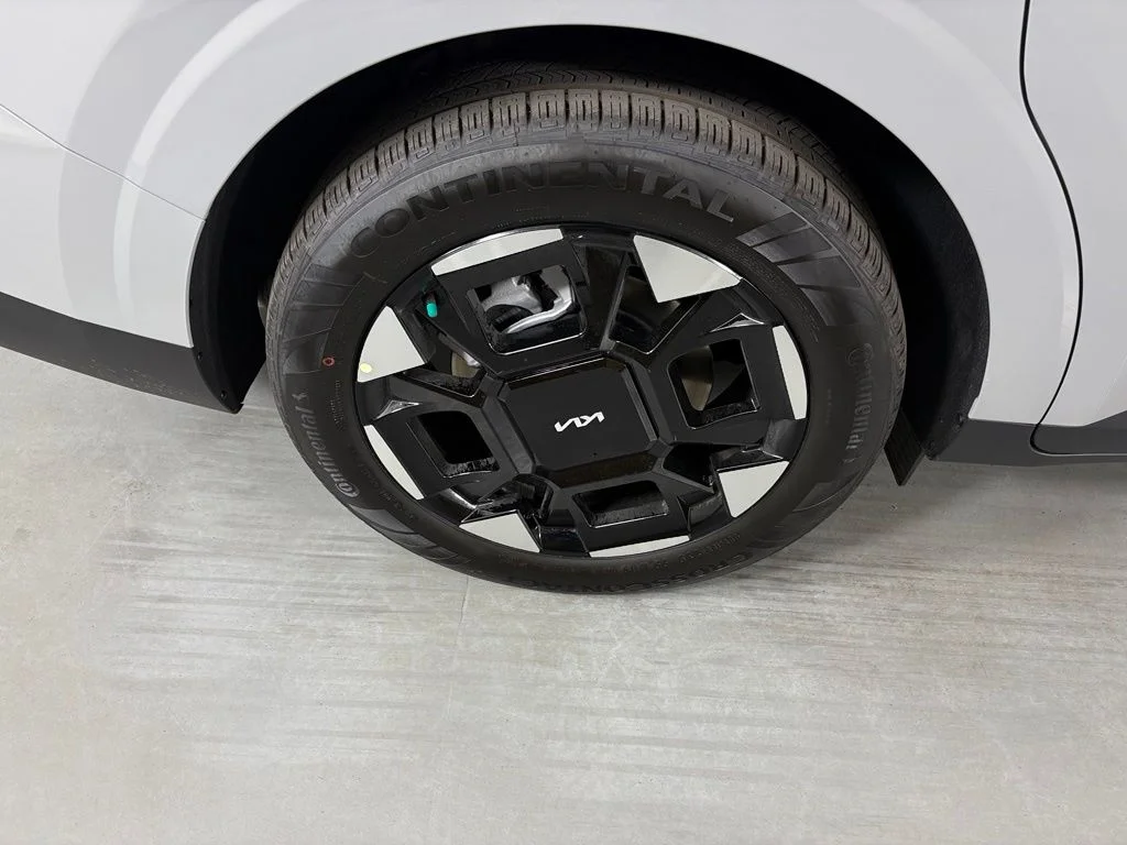 New 2026 Ceramic Silver Kia EX image 11