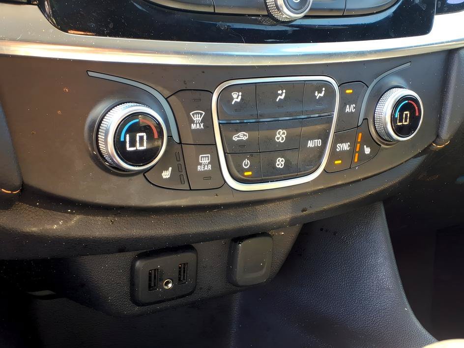 Used 2020 Satin Steel Metallic Chevrolet LT Cloth image 20