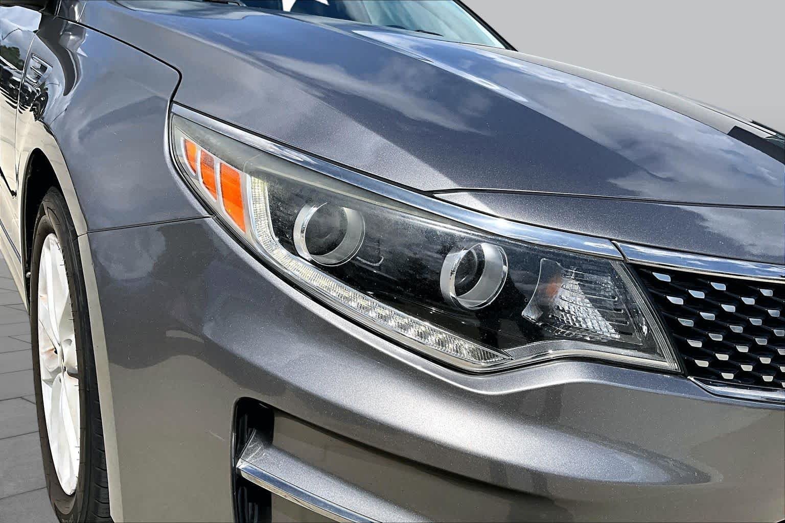 Used 2016 Titanium Gray Kia EX image 24