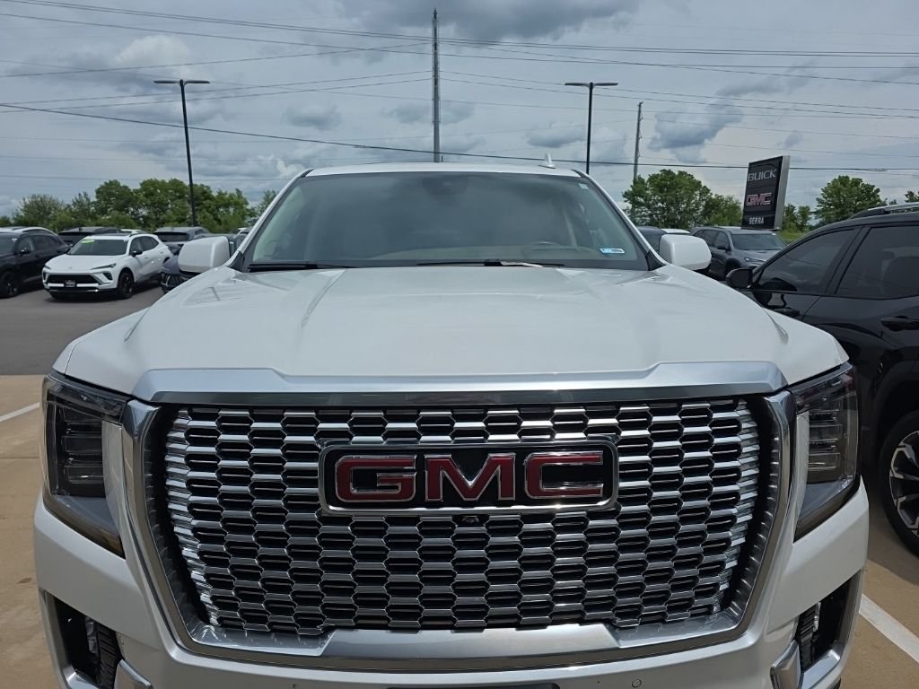 Used 2023 White Frost Tricoat GMC Denali image 2