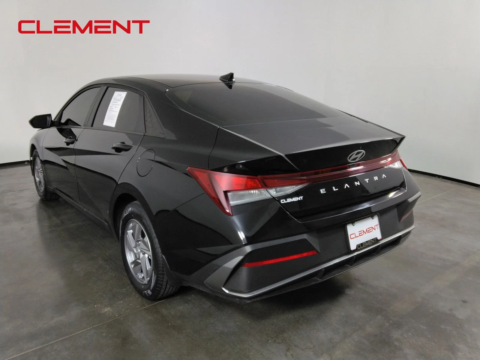Used 2025 Black Hyundai SE image 7