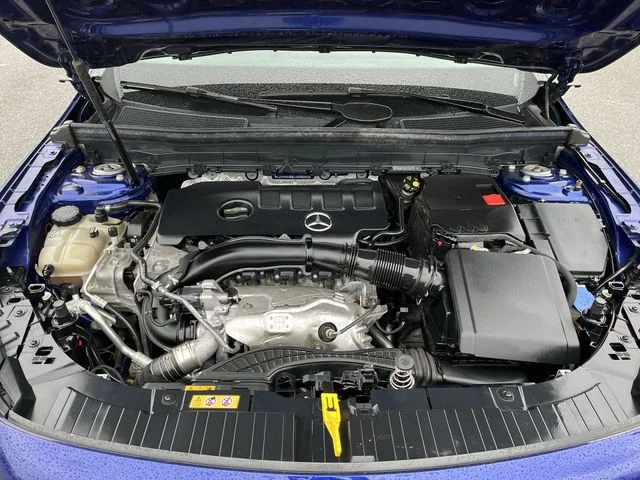 Used 2020  Mercedes-Benz GLB 250 image 20