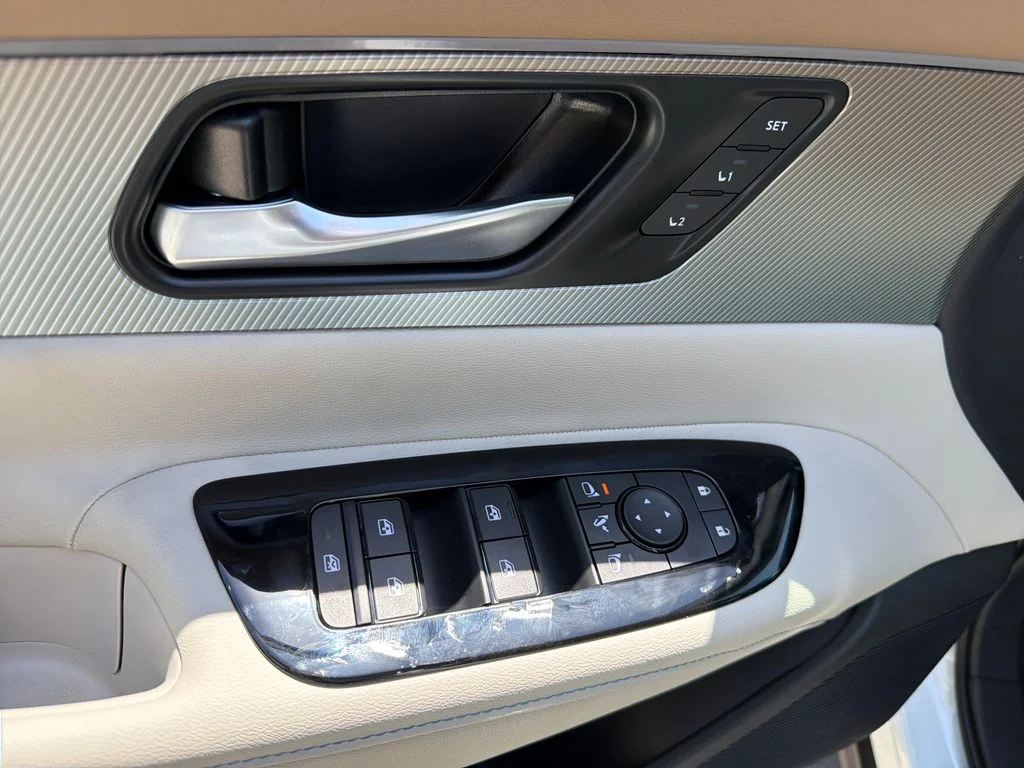 New 2026 Everest White Pearl TriCoat / Super Black Two-tone Nissan Platinum image 20