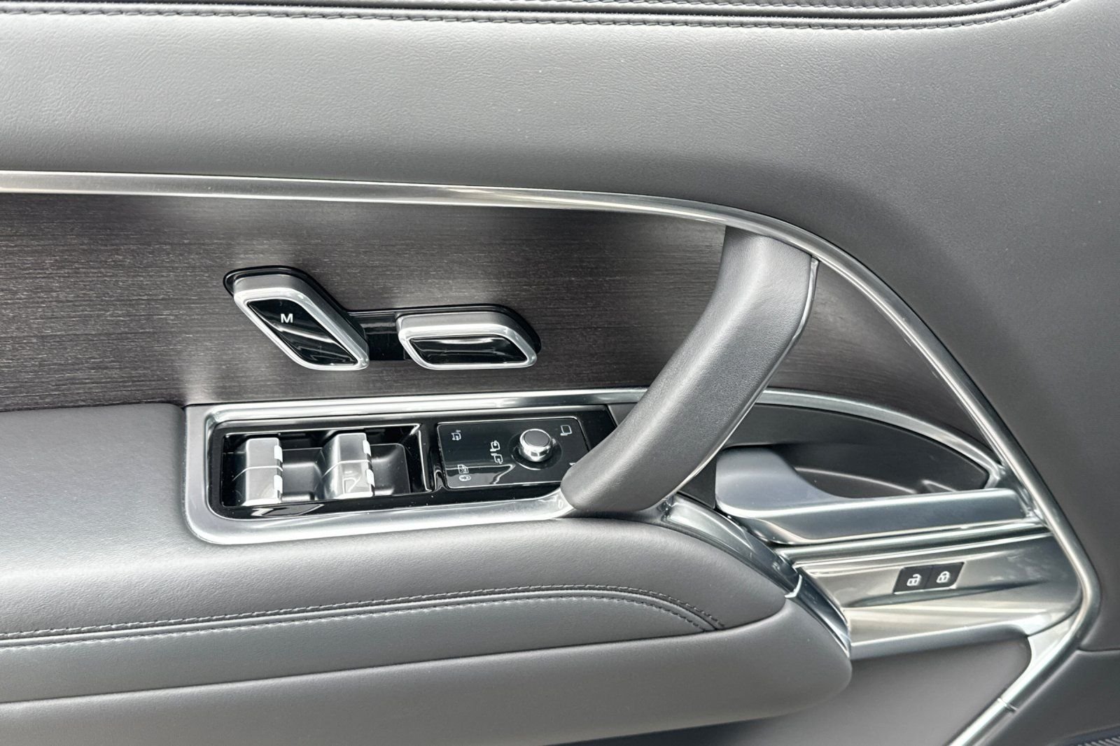 2024 Land Rover Range Rover SE - Photo 10