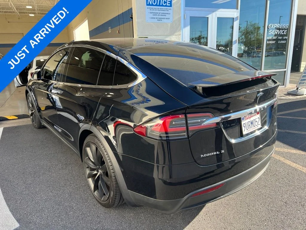 Used 2017 Solid Black Tesla 75D image 4