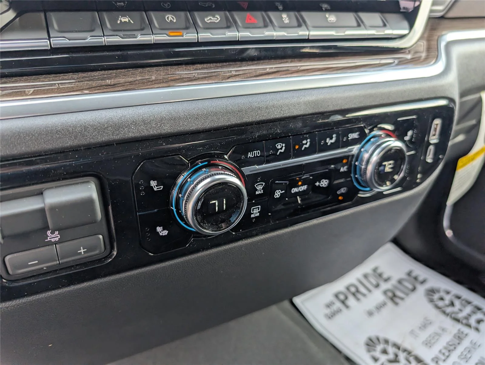 New 2026 Onyx Black GMC Elevation image 22