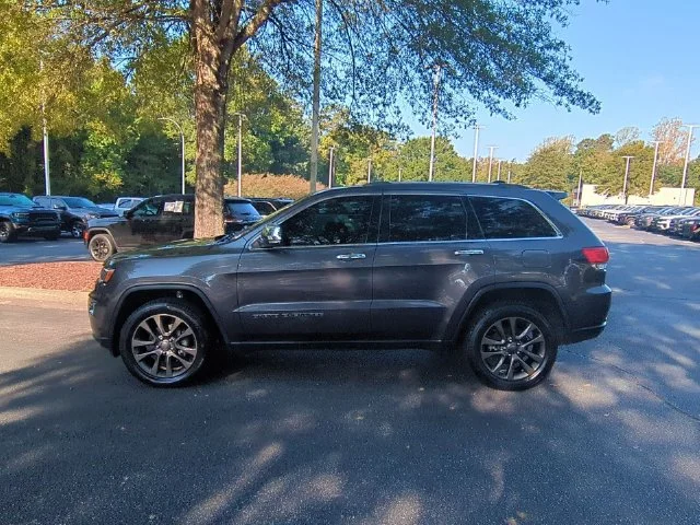 Used 2019 Gray Jeep Limited image 2