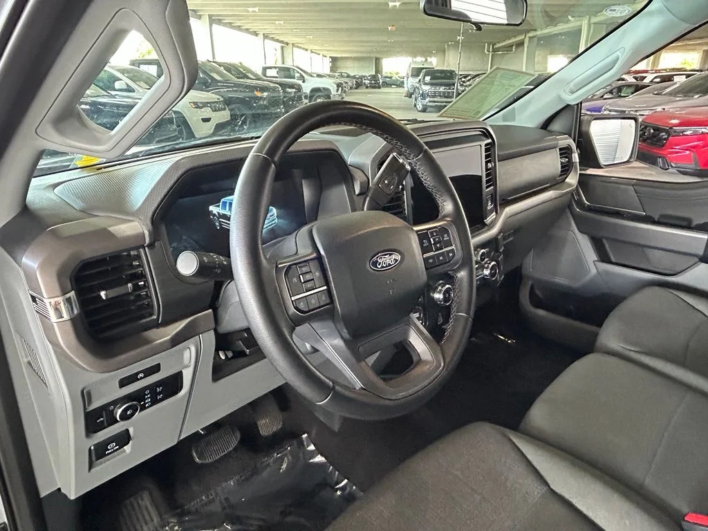 Used 2025 Silver Metallic Ford XLT image 26