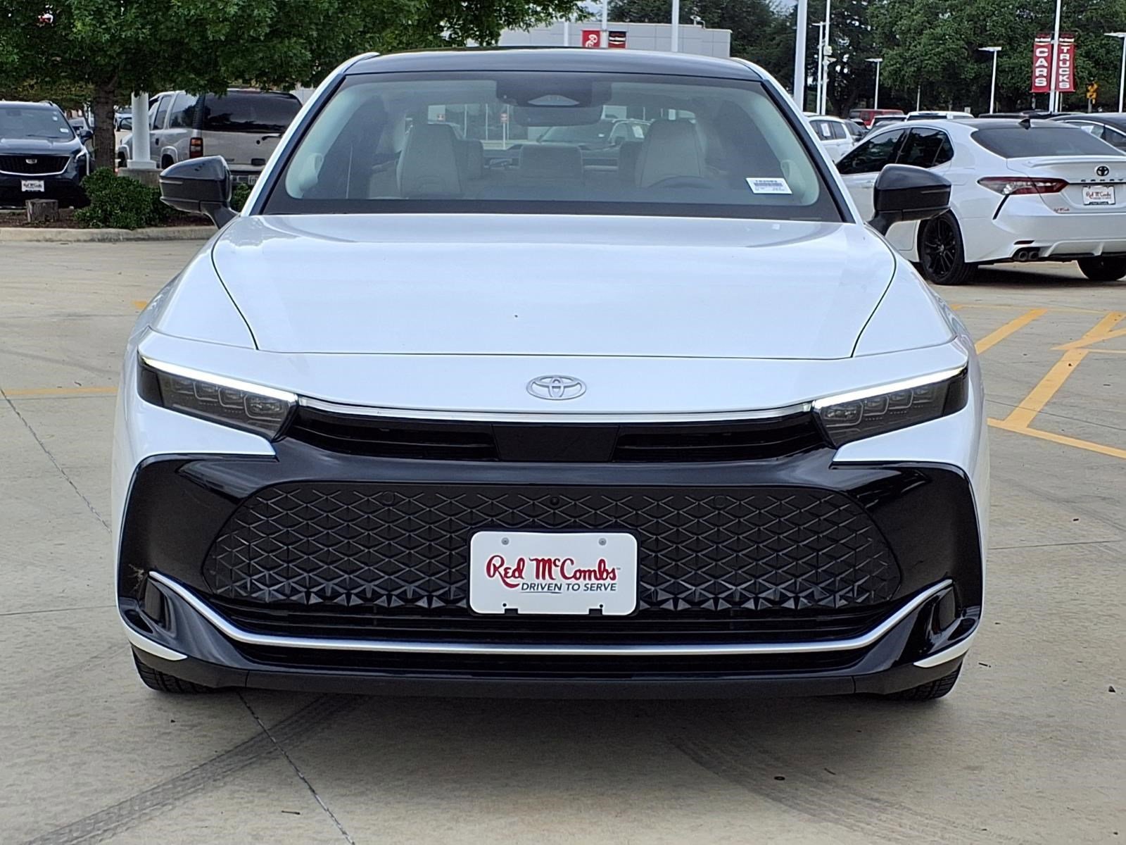 New 2026 Oxygen White <sup>1</sup> Toyota  Limited image 2