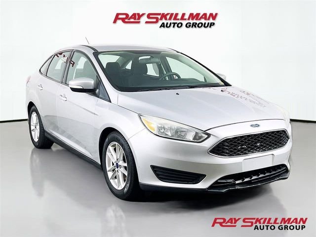 2017 Ford Focus Sedan SE's photo