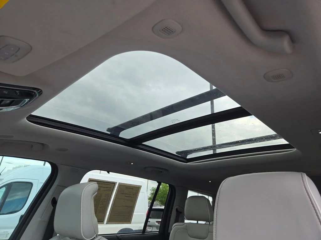 Used 2022 Gray Jeep Overland image 29