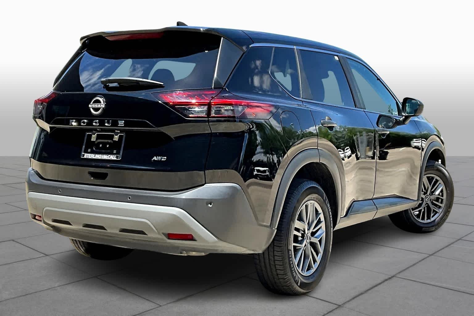 Used 2023 Super Black Nissan S image 12