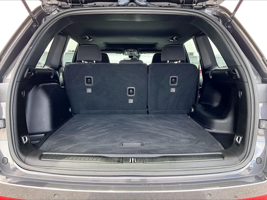 Used 2024 Baltic Gray Metallic Clearcoat Jeep Laredo X image 29