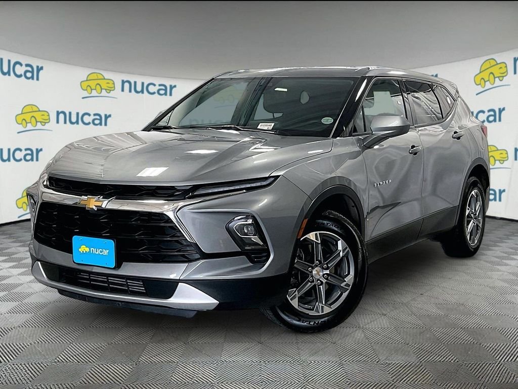Used 2025 Gray Chevrolet LT image 3