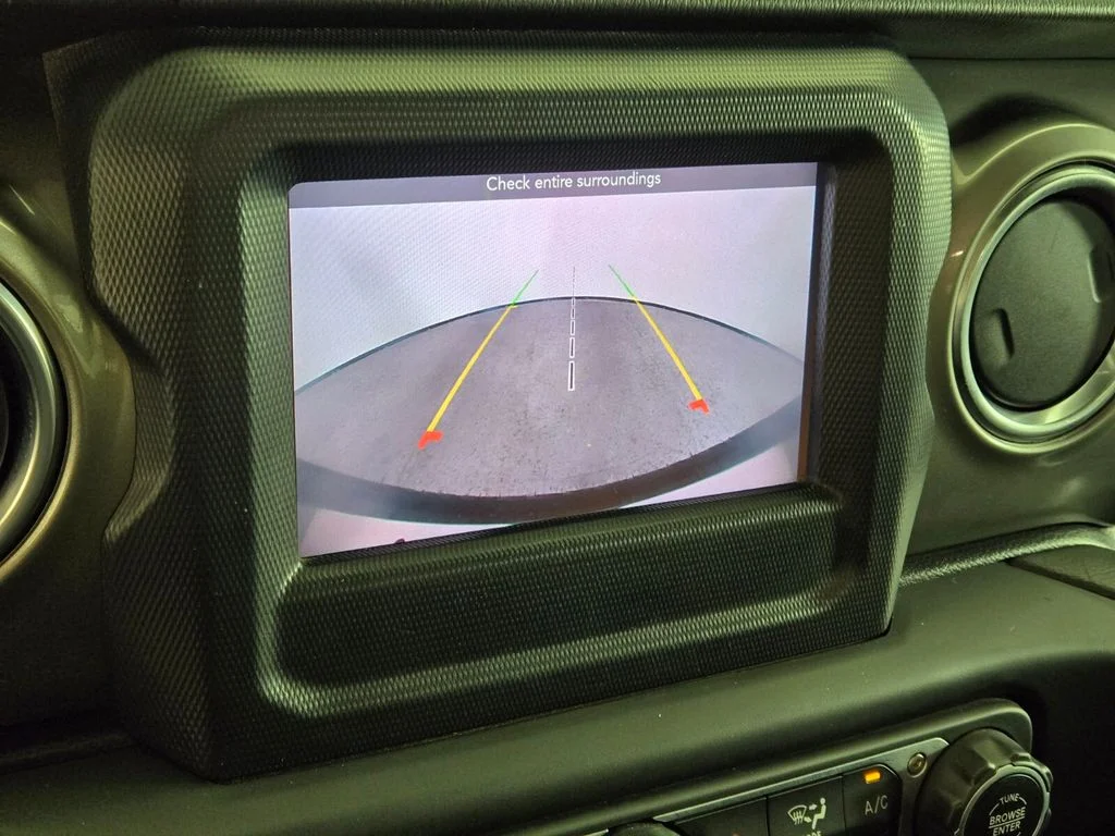 Used 2021 Silver Jeep Unlimited Sahara image 32