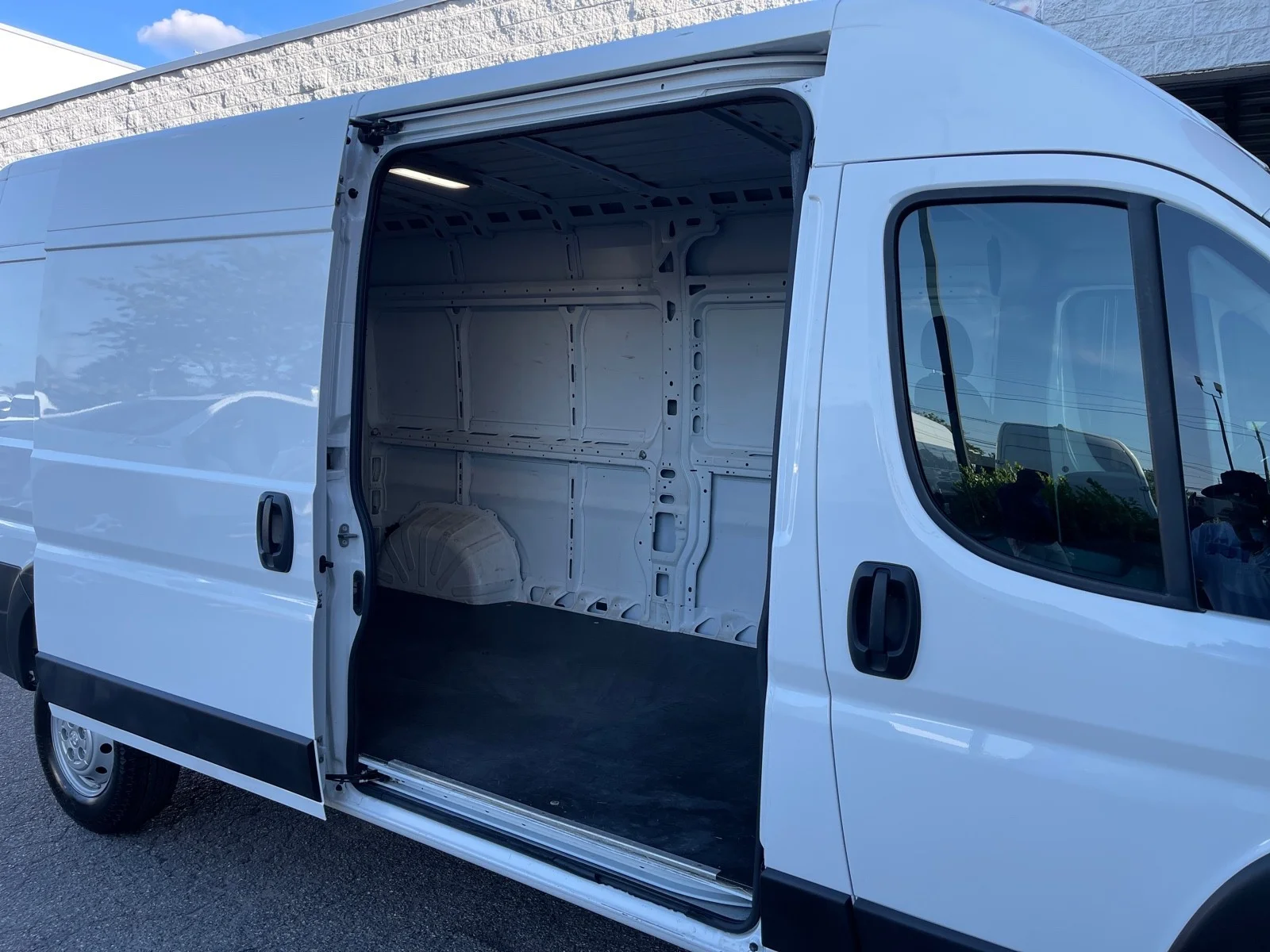 Used 2023 WHITE Ram  image 42