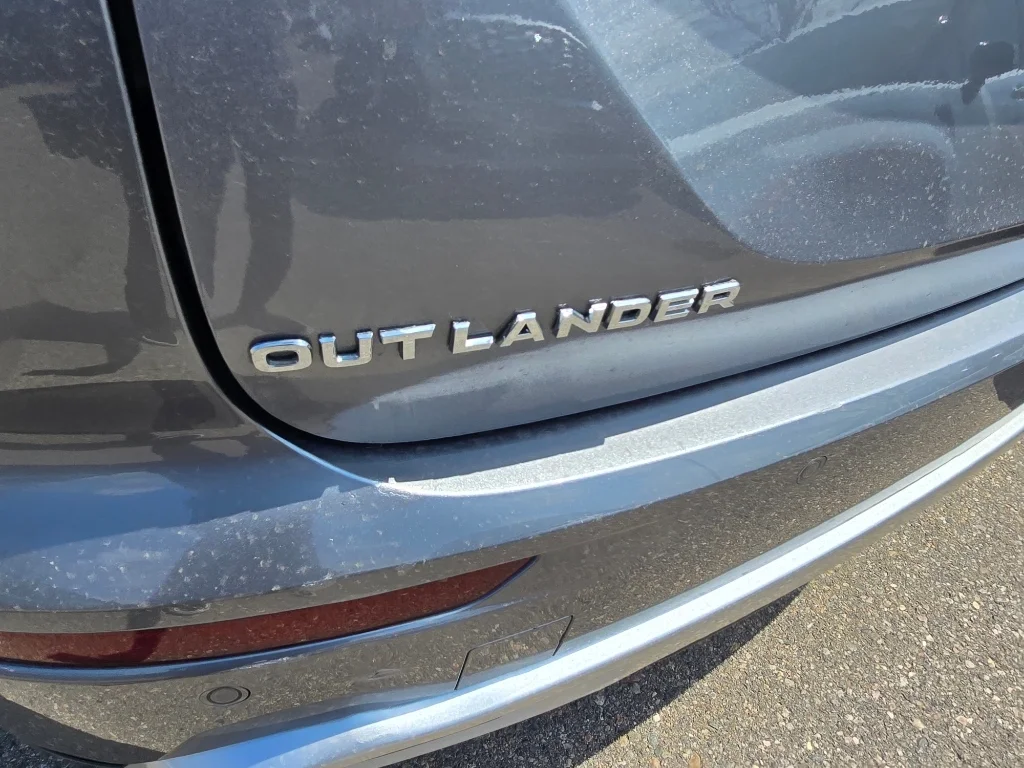 Used 2024 Gray Mitsubishi SE image 11